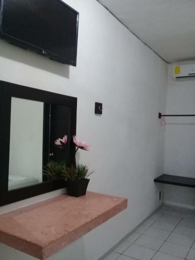 Hotel 41 Valladolid Valladolid  Buitenkant foto